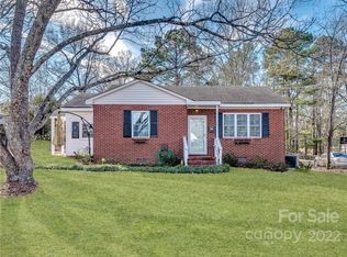 402 Laurel Ct, Lancaster, SC 29720