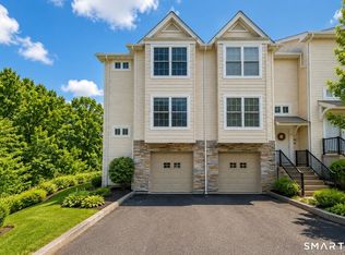 32 Crows Nest Ln UNIT 29, Danbury, CT 06810