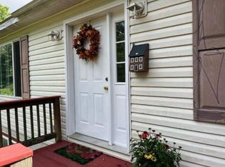 19 Crabtree Ln, Warwick, NY 10990