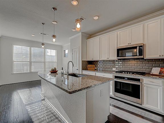 2nd image of 2105 Sequoia Woods Drive
