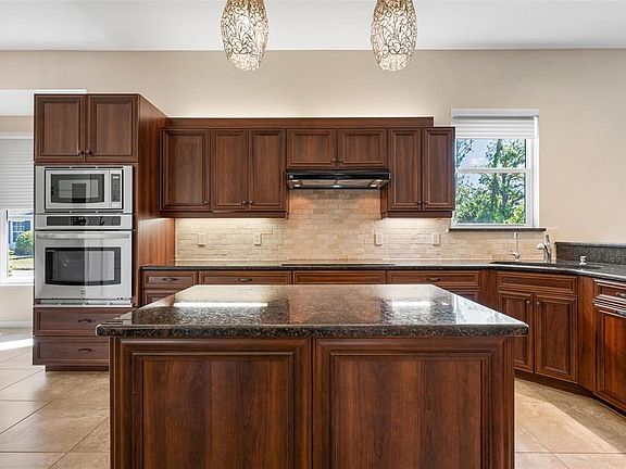 3rd image of 11065 Barnsley Dr