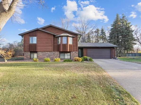 8027 Dupont Ct N, Brooklyn Park, MN 55444