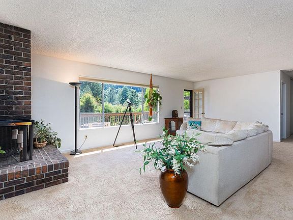 5th image of 8101 Harvard Dr