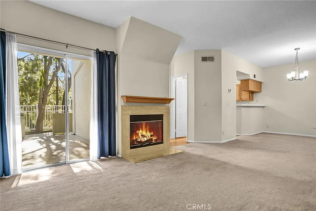 2 bed, 2.5 bath, 1244 sqft, $3,550 — Photo 2