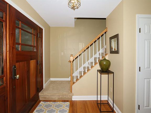 4th image of 110 Michigan Dr