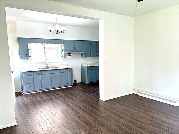 4th image of 208 1st St