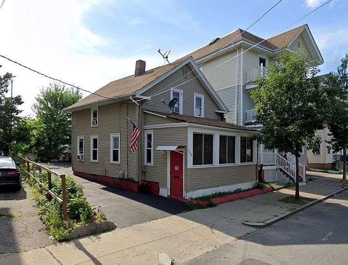 2nd image of 208 River Ave