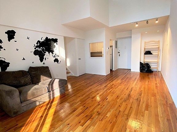 3rd image of 325 E 64th St APT 610