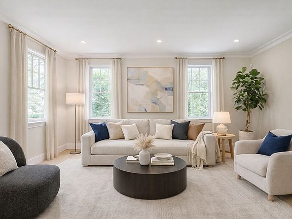 4th image of 18 Heritage Dr