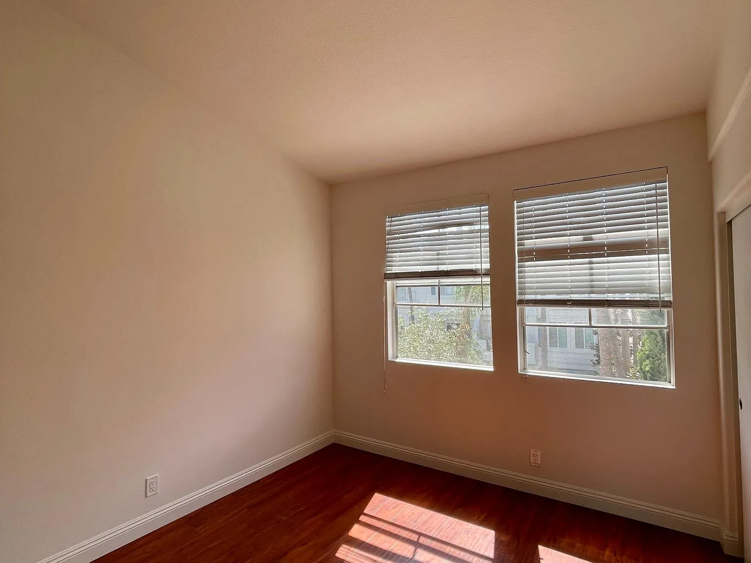 4 bed, 3.5 bath, 2076 sqft, $5,500 — Photo 3