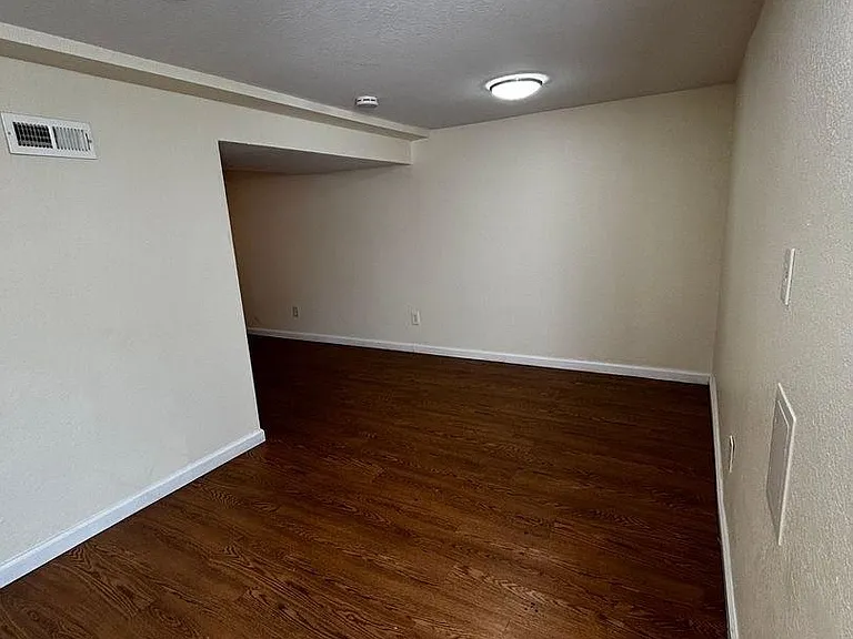 1165 Akron St — Photo 3