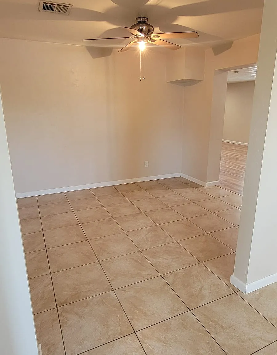 3 bed, 1895 sqft, $2,200 — Photo 4