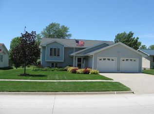 707 14th St, Kalona, IA 52247