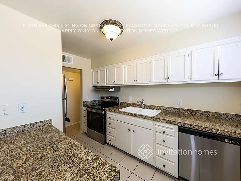 3132 W Surrey Ave — Photo 6