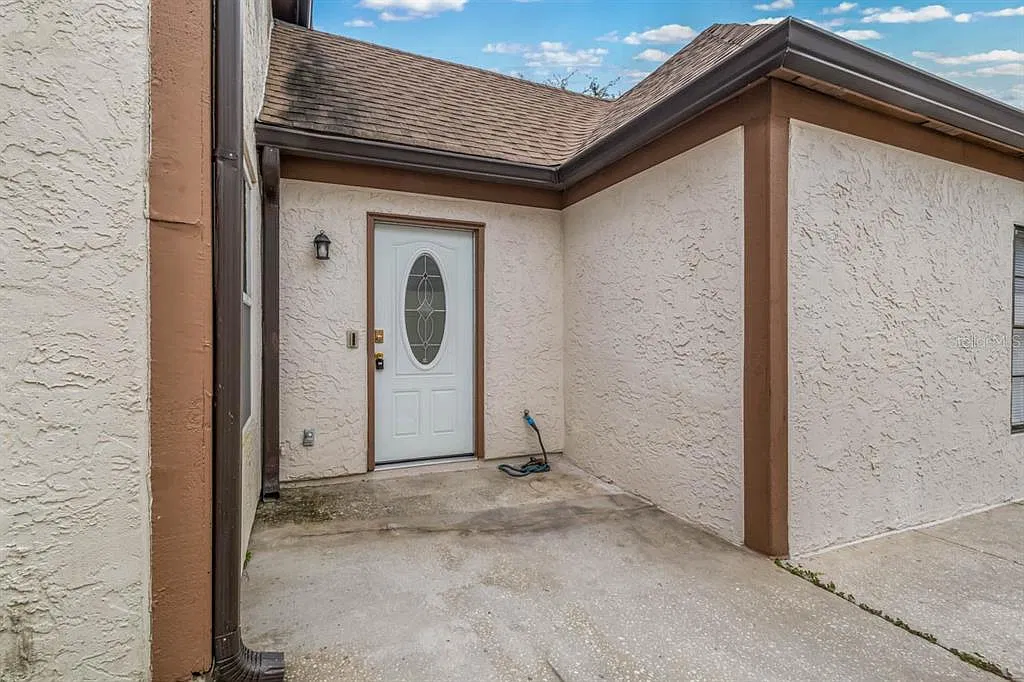 3 bed, 2.5 bath, 1476 sqft, $2,500 — Photo 2