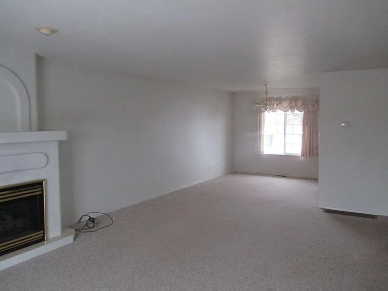 141 Greenbriar Dr — Photo 4