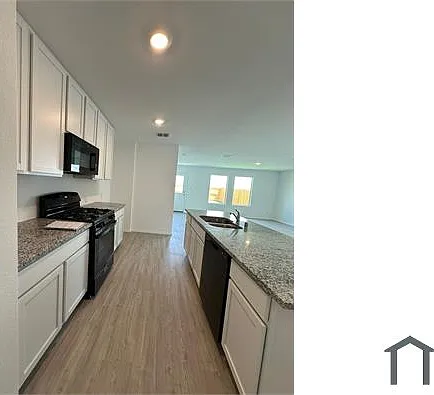 1514 Falcon Way — Photo 3