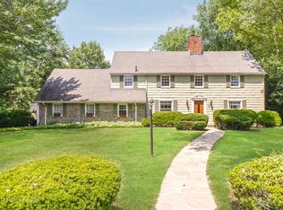 15 Farmview Rd, Port Washington, NY 11050