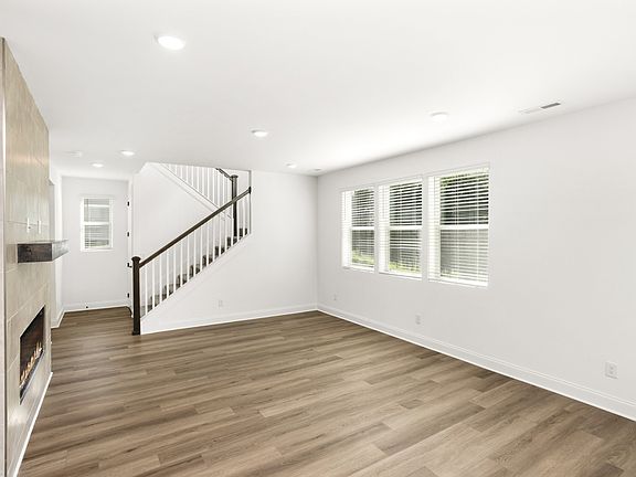 4th image of 1554 Oak Springs Dr