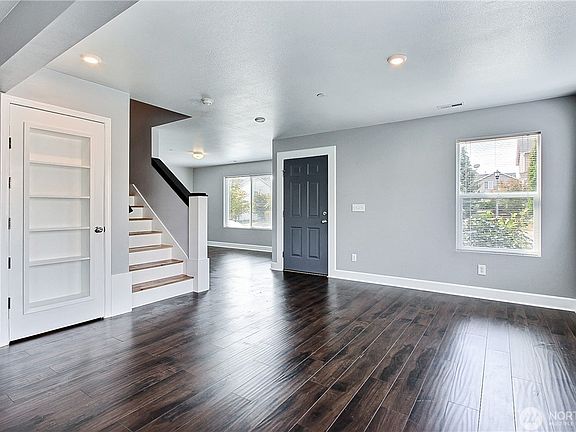 2nd image of 3076 Hoffman Hill Blvd