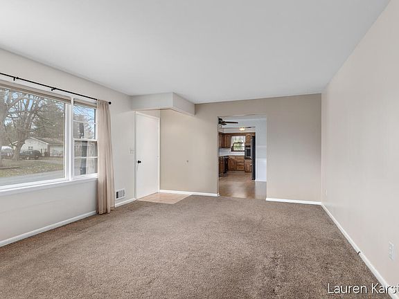 5th image of 5520 Greenboro Dr SE