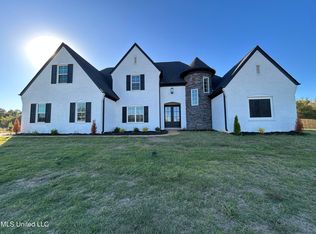 1229 S Pebble Cv, Byhalia, MS 38611