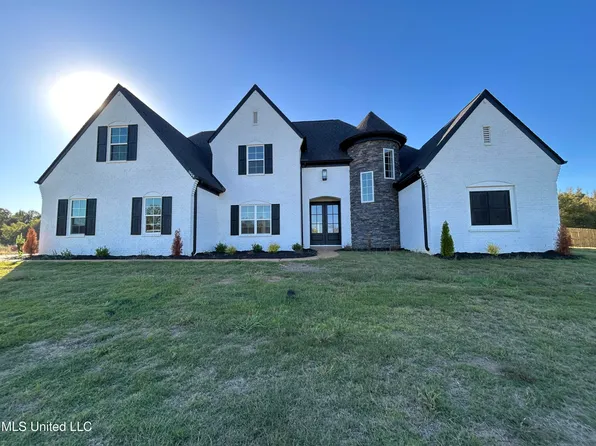 1229 S Pebble Cv, Byhalia, MS 38611