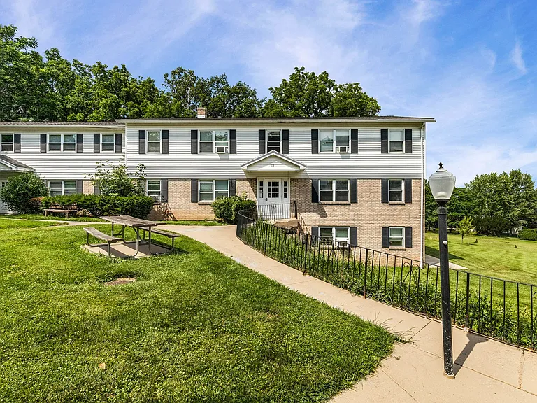 Canandaigua Garden Apartments — Photo 2