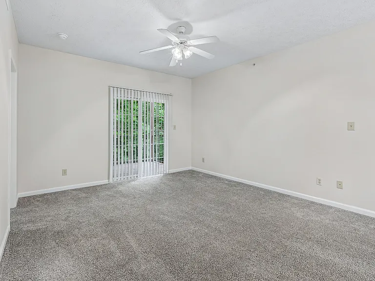 Orchard Hills Apartments — Photo 31