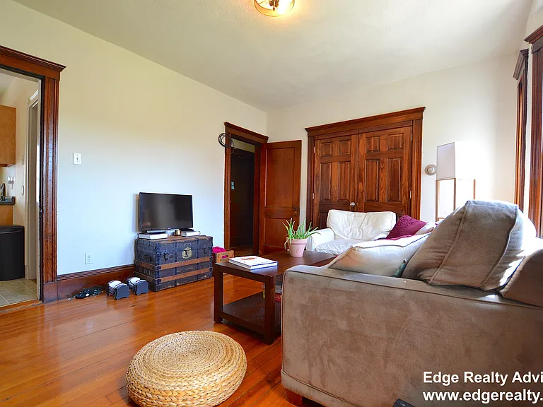 548 Washington St #2 — Photo 10