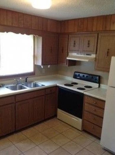 Equipped Kitchen with Washer Dryer INCLUDED!