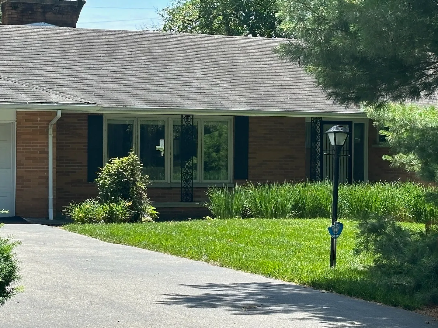 75 Greencroft Dr photo 1