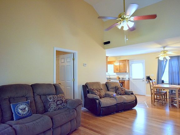 3rd image of 3519 Cedar Ave NW