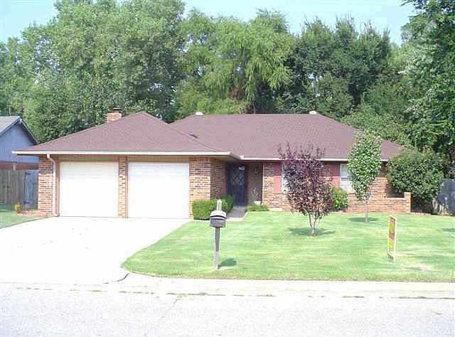 1st image of 12 N Willowood Dr