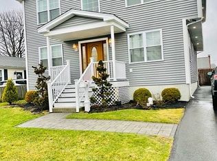 31 Tobie Ave, Pawtucket, RI 02861