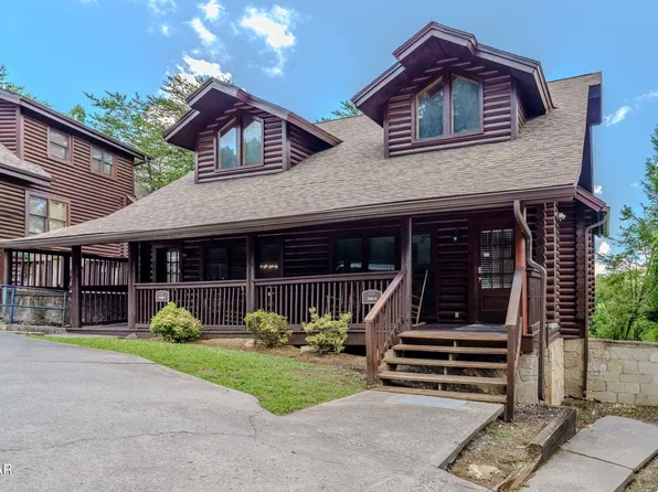 741 Golf View Blvd, Pigeon Forge, TN 37863