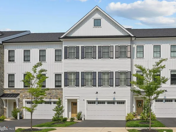 733 Walkers Mill Ln #C004, Wilmington, DE 19807