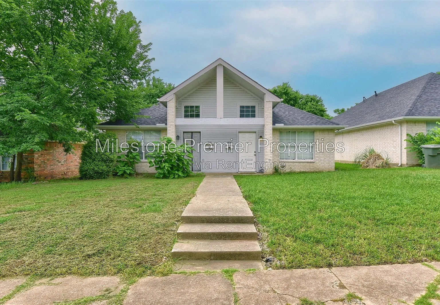 3 bed, 2.0 bath, 1178 sqft, $1,315 — Photo 2