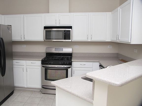 3rd image of 1441 N Waterbury Cir
