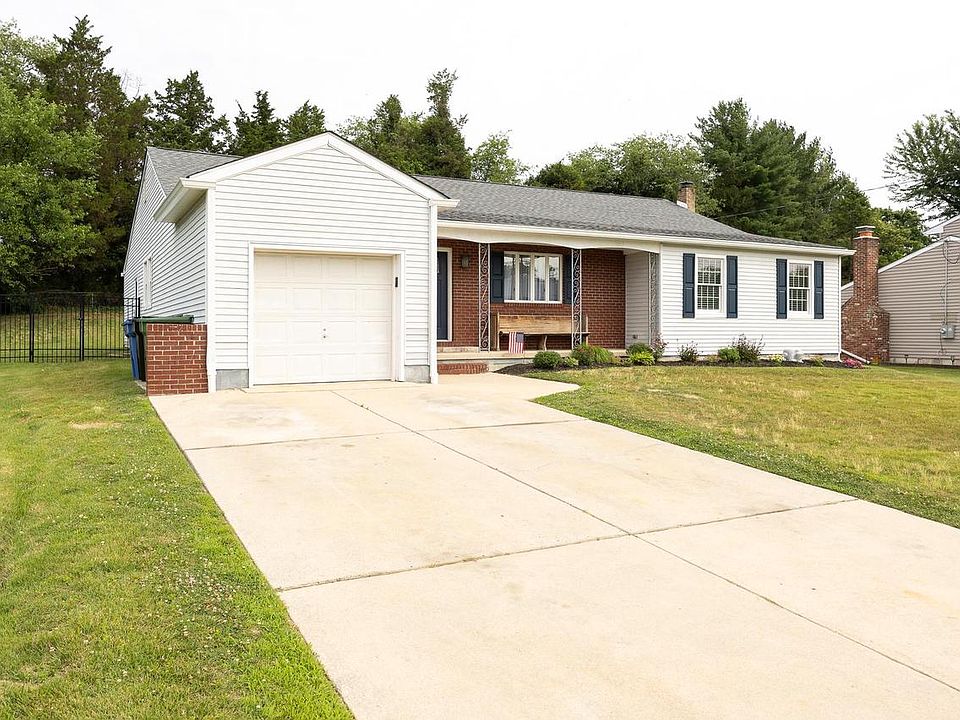 1st image of 263 Forrest Dr