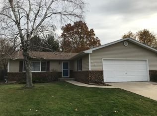 955 N Elmwood Dr, Aurora, IL 60506