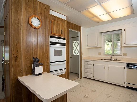 2nd image of 261 Stonebrook Dr