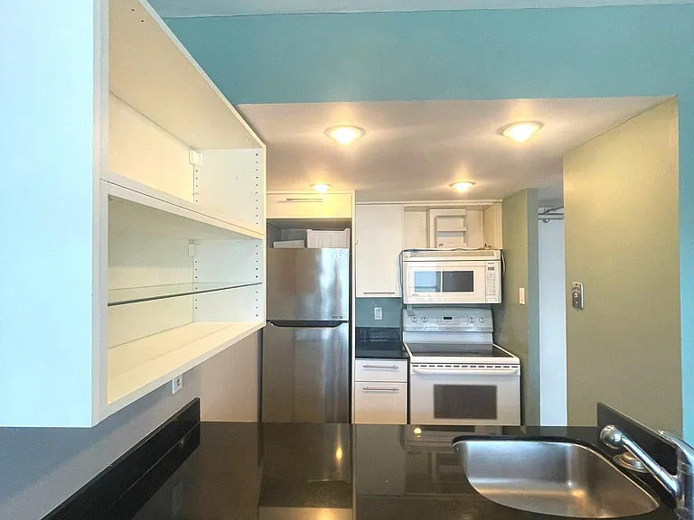 25 Maitland St #1502 — Photo 4