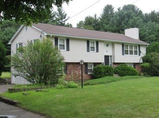 191 Pomeroy Meadow Rd, Southampton, MA 01073