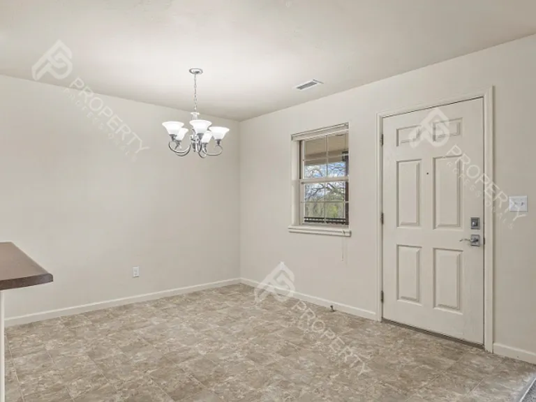 3037 Coal Mine Ave #F — Photo 21
