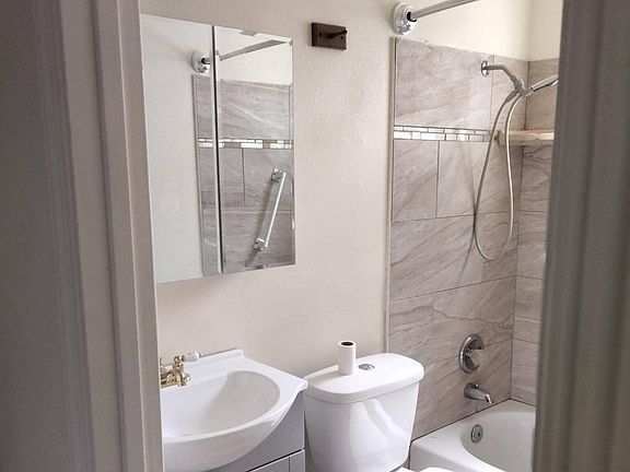4th image of 225 Fig St APT C