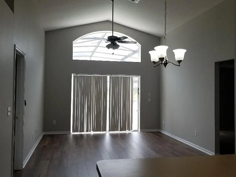 1020 Solana Cir — Photo 4