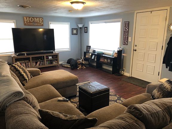 3rd image of 929 Sanford Ave
