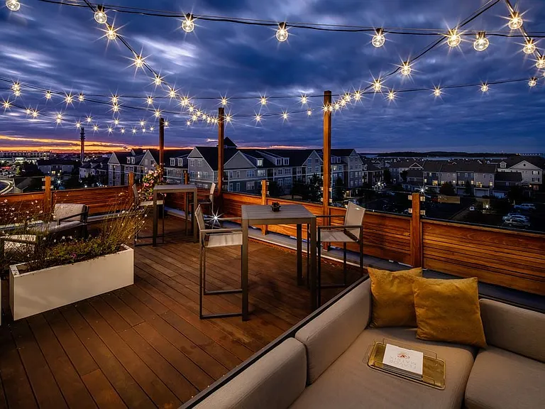 Rooftop Lounge