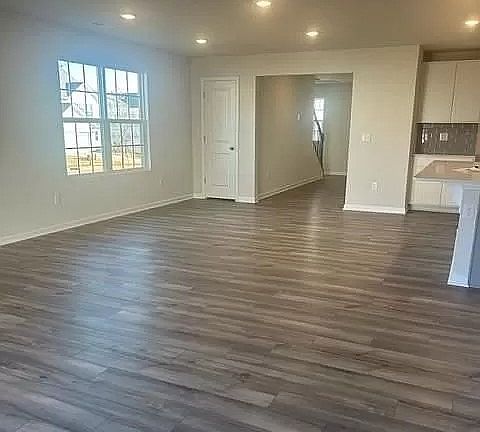 2nd image of 389 Hollingswood Dr